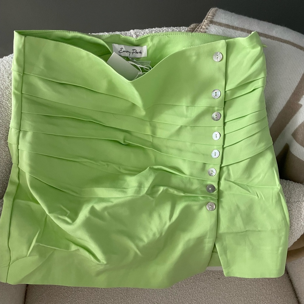 Green‎ Button Mini Skirt Ruched - Picture 2 of 8